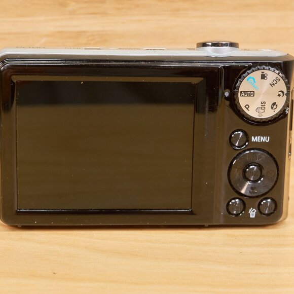 Samsung PL100 12.2MP Digital Camera, front LCD Display for selfie and Kids photo - Picture 6 of 9